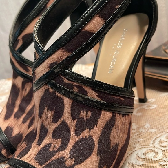 Charles Jourdan Brown and Black Heels with Open-Toe Design and Crisscross Straps - Picture 8 of 14